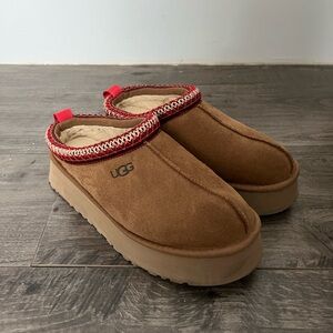 Women’s Ugg Tazz Slippers in Chestnut